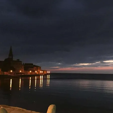 With 4 Bedrooms Feriehus Poreč