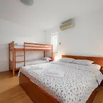 Nyaraló With 4 Bedrooms