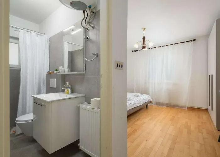 With 4 Bedrooms Casa vacanze Porec