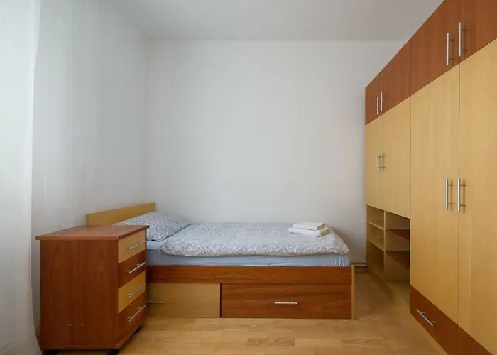 With 4 Bedrooms Casa vacanze