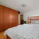 Dom wakacyjny With 4 Bedrooms *