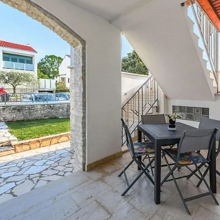 Dom wakacyjny With 4 Bedrooms
